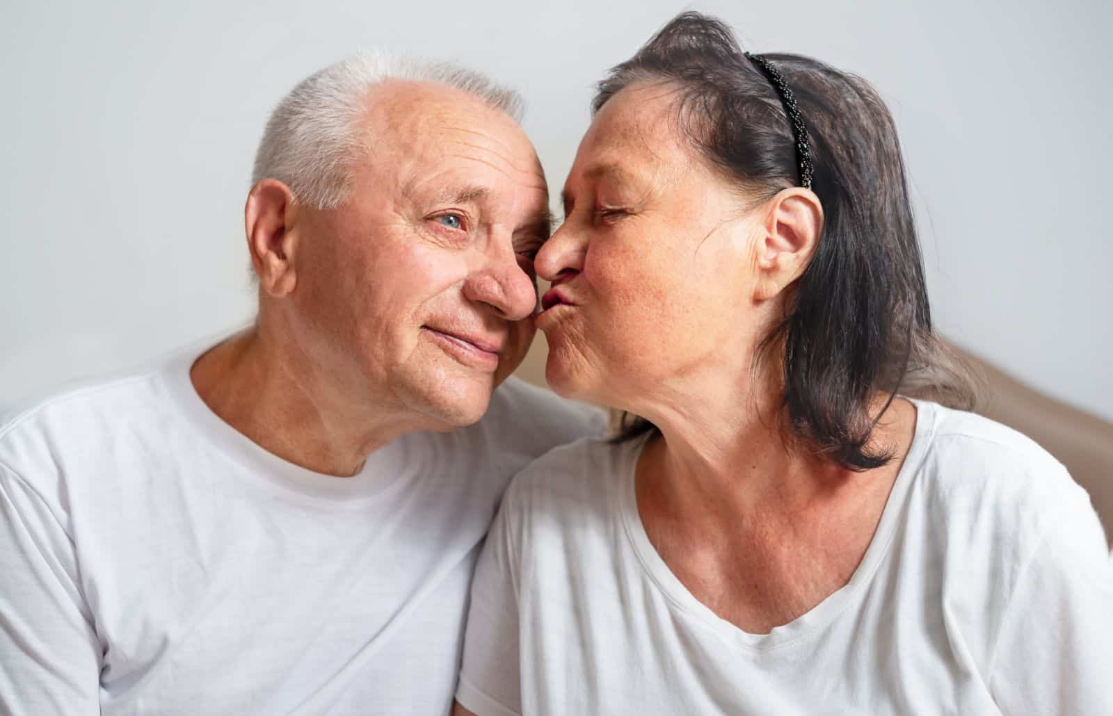 seniors couples 74NWMWX - Services